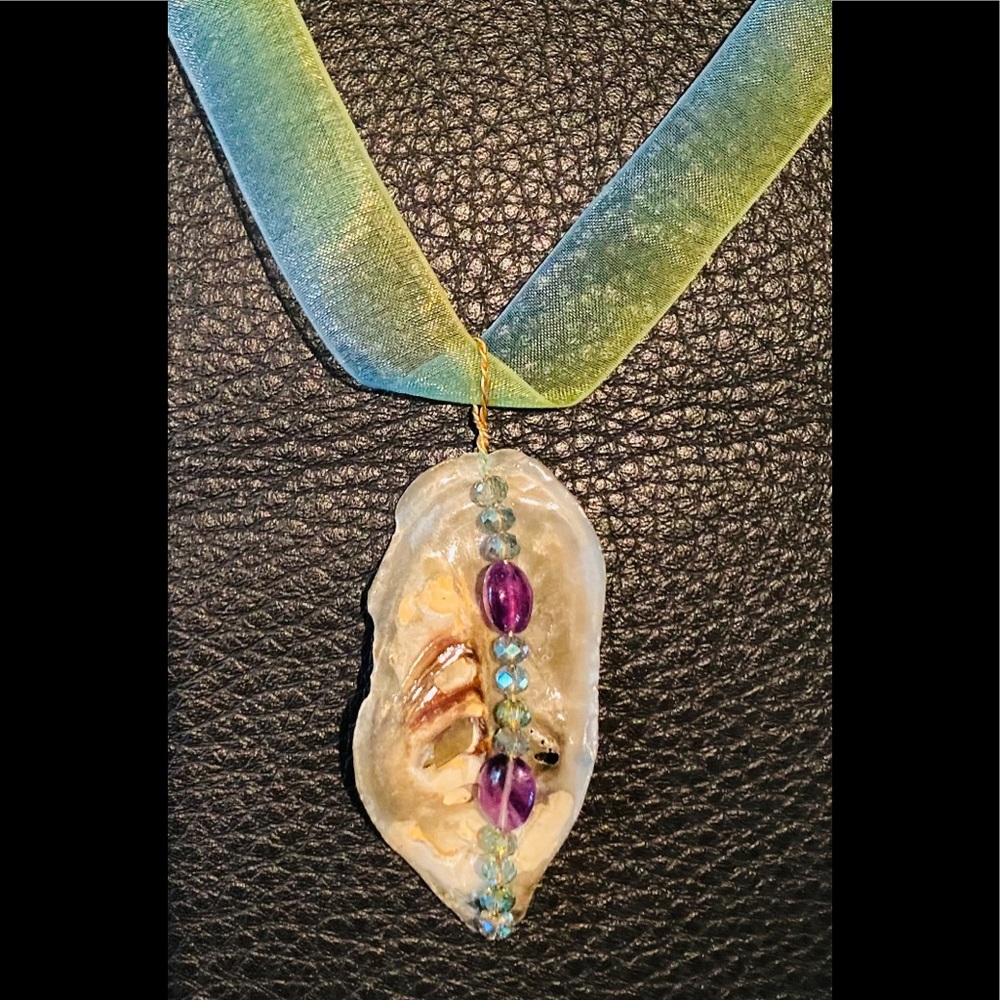 🐚 BEAUTIFUL HAND MADE SHELL PENDANT